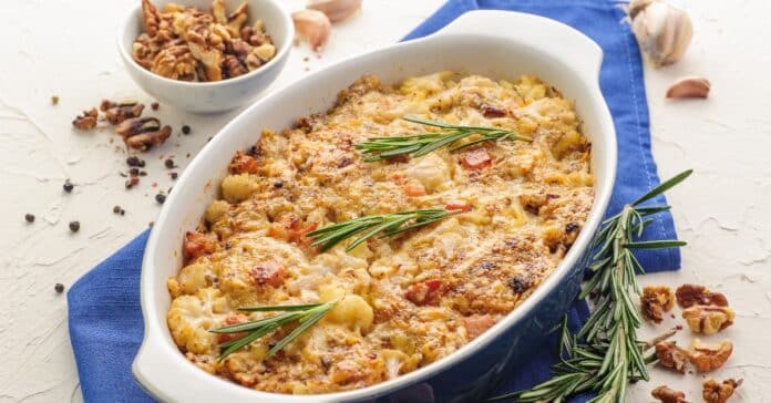 Gratin Chou-Fleur Bacon Fromage et Noix au Thermomix : Succombez à l'Alliance de Saveurs 