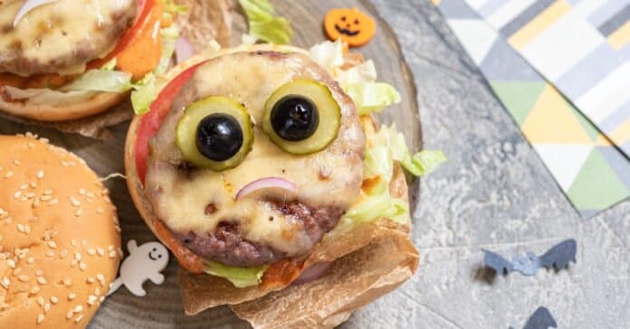 Monstres de Hamburger d'Halloween : Un Festin Terrifiant à Savourer