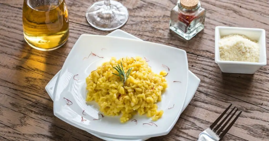 Délicieux Risotto au Safran au Thermomix : Élégance et Saveurs dans Chaque Cuillerée