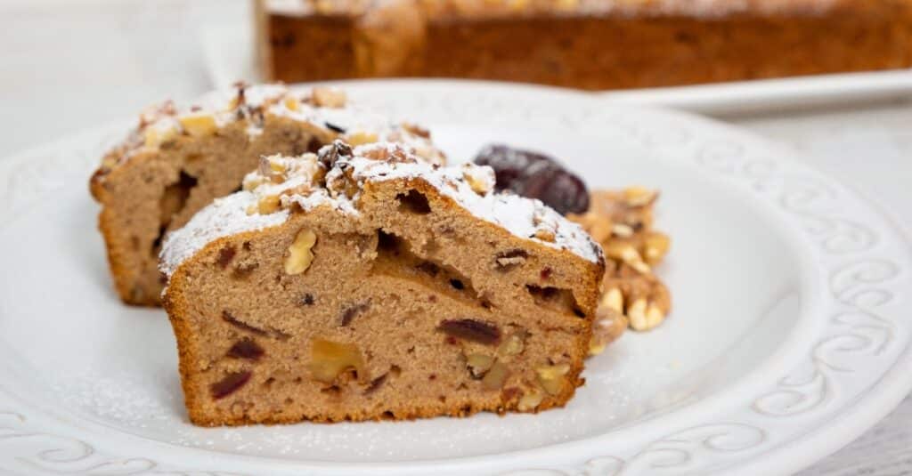Gâteau Moelleux aux Dattes et Noix au Thermomix : Un Délice Inégalé