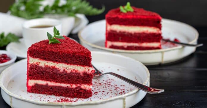 Gâteau Velours Rouge au Thermomix : Un Délice à Trois Étages