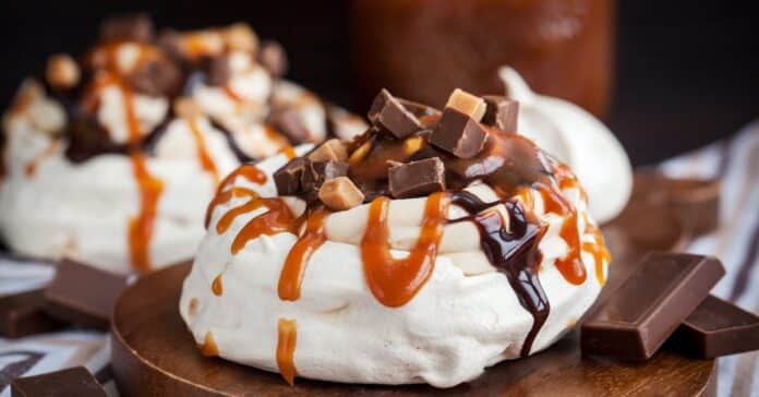 Mini Pavlova au Chocolat et au Caramel au Thermomix : Exquise et Gourmande