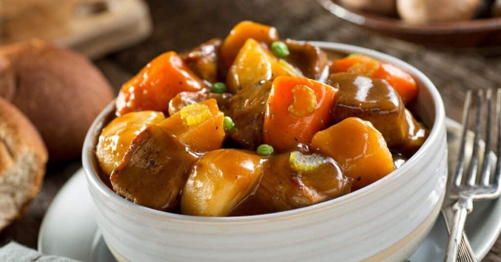 Ragoût de Bœuf aux Légumes au Thermomix : Un Festin Chaleureux de Saveurs Réconfortantes