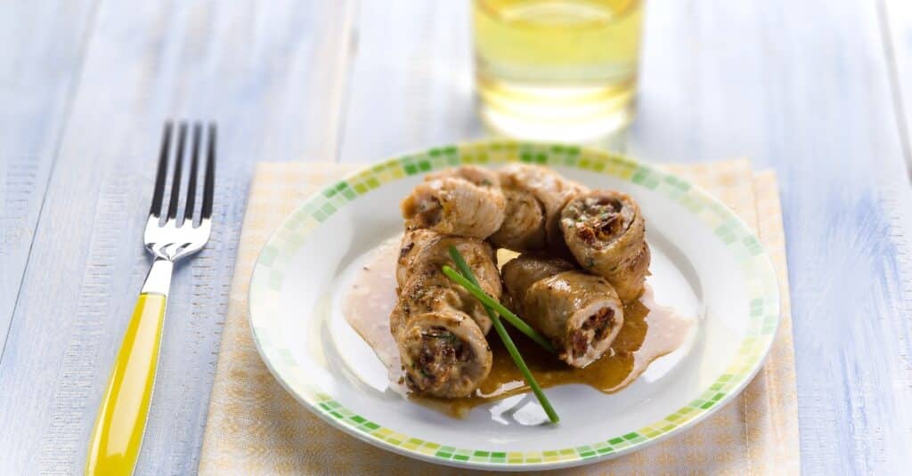 Rouleau de Poulet Farci au Jambon