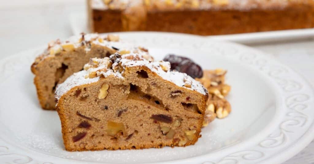 Gâteau Moelleux aux Dattes et Noix au Thermomix : Un Délice à Partager