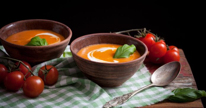 Soupe Tomate à la Crème et Basilic au Thermomix : Un Délice pour se Réchauffer