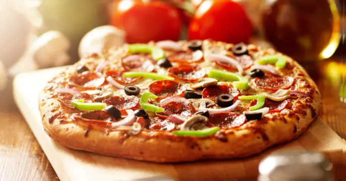Pizza Pepperoni et Fromage au Thermomix : Délicieuse et Réconfortante pour toute la famille