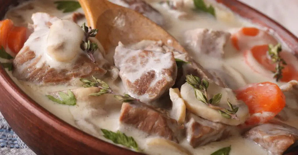 Blanquette de Veau à l'Ancienne au Thermomix : Tradition et Saveurs Réunies