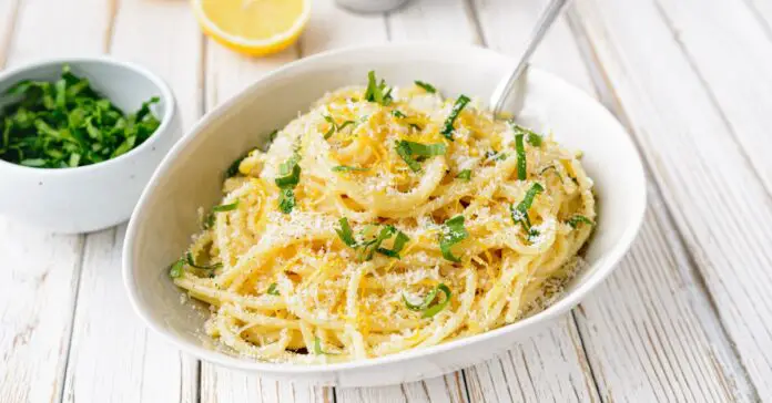 Spaghettis au Parmesan Sauce au Beurre Citron au Thermomix : Un Plat Savoureux Prêt en un Tour de Main