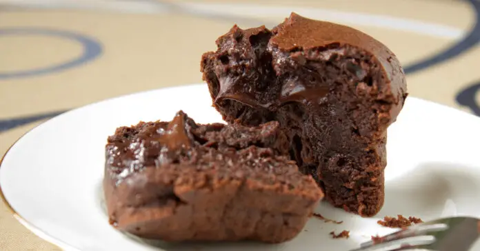 Petits gâteaux au chocolat fondant au Thermomix : un cœur coulant irrésistible