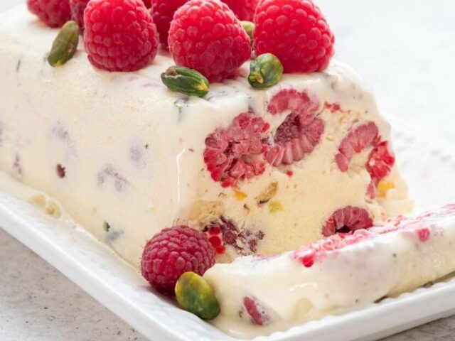 Semifreddo aux Framboises et Pistaches au Thermomix : Un Délice Glacé et Raffiné