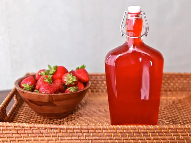 Sirop avec les queues de fraises au Thermomix